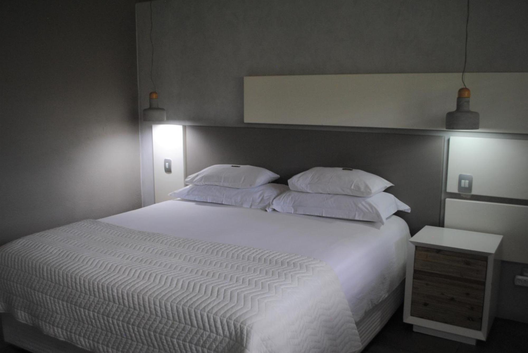Birds Babble Self Catering Hotel Mbombela ภายนอก รูปภาพ